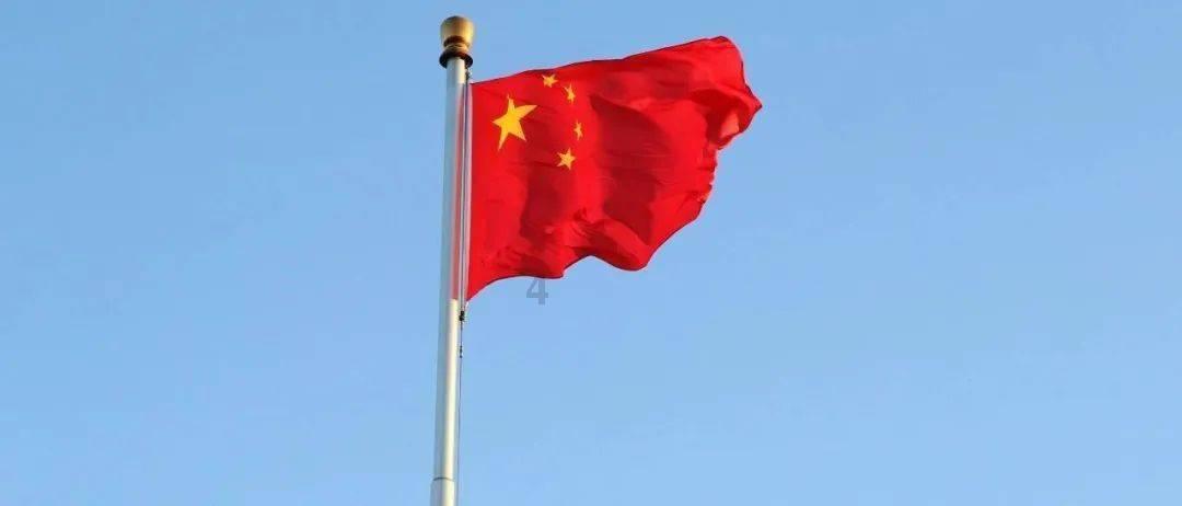 我是知道他喜欢我的，其实我也是喜欢他的，可是我又恨他，恨他和他朋友说我缠著他，我并没有缠著他，因为